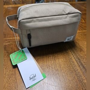 Herschel Supply Company Chapter Travel Kit Light Taupe NWT